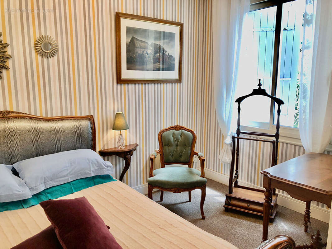 À l'abri des regards, maison chaleureuse où confort, intimité et douceur de vivre se rencontrent. - photo 9