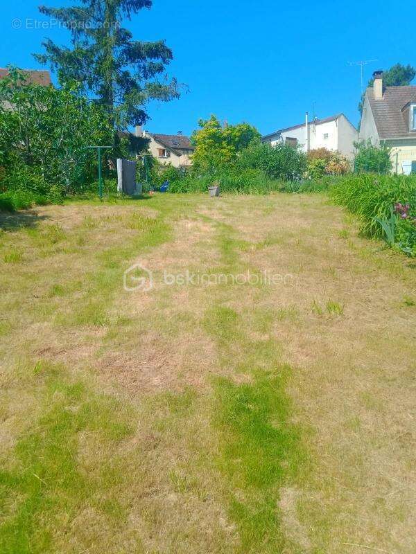 Terrain à NOISY-SUR-OISE