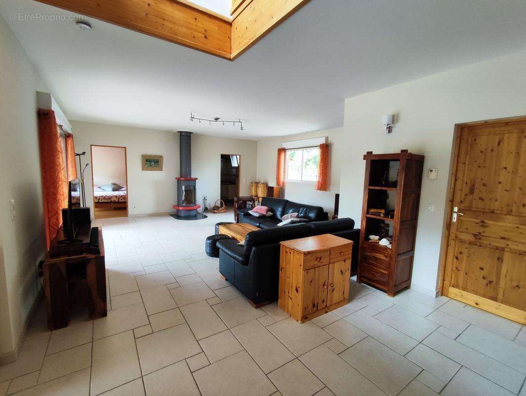 Maison à CUBZAC-LES-PONTS