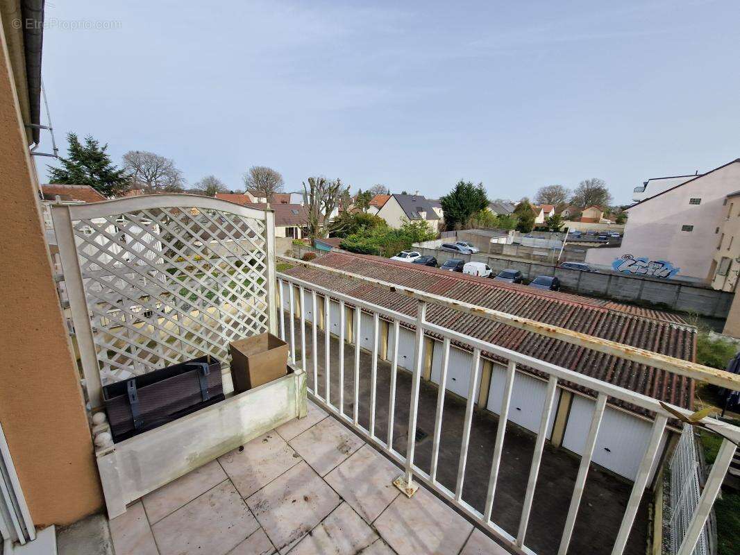 Appartement à SAINTE-GENEVIEVE-DES-BOIS