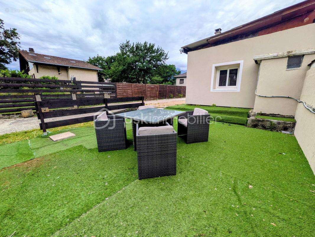 Champ sur drac 38560 - maison familiale de 101m² sur parcelle de 670m² - 3 chambres, grand jardin, cabanon - photo 1