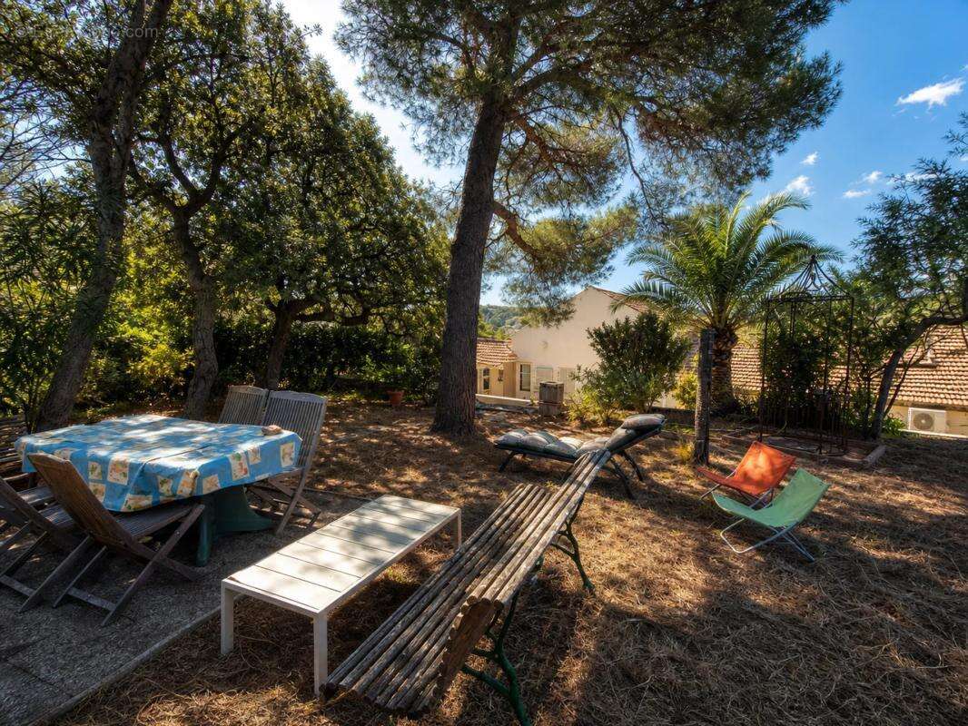 Haut de villa de 4 pièces de 94 m² à La Seyne-sur-Mer - photo 11