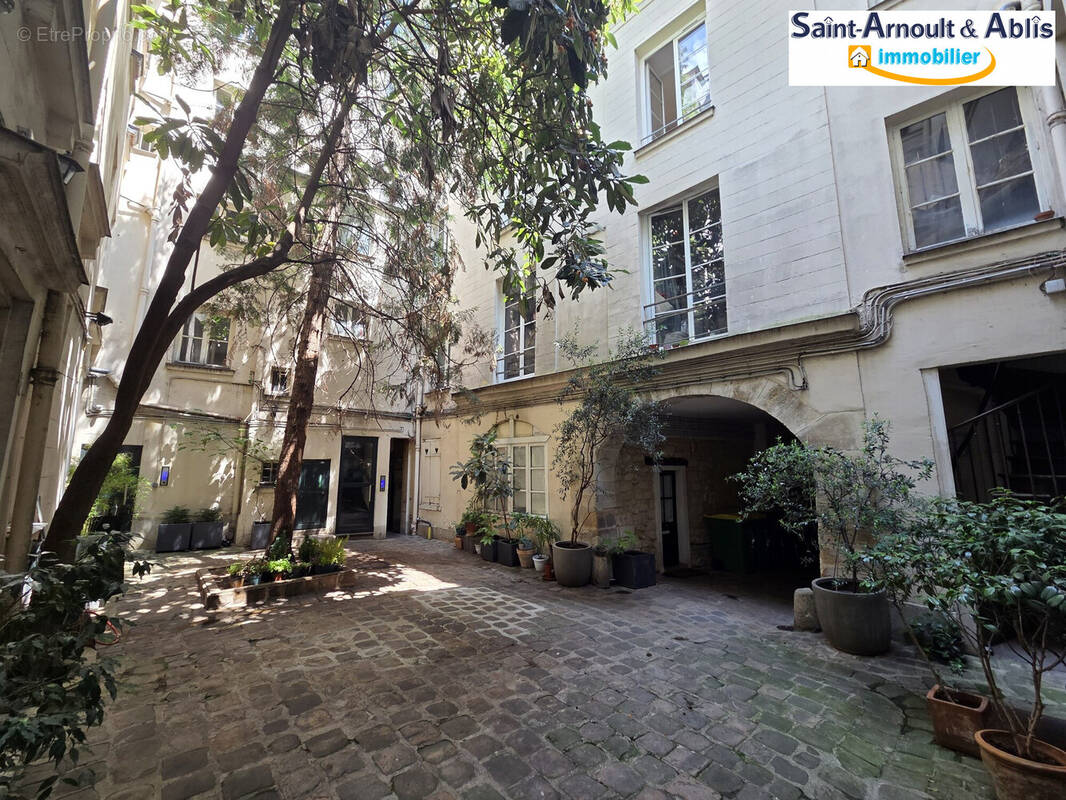 Appartement à PARIS-4E