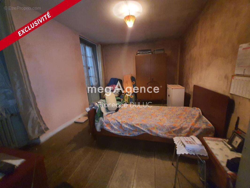 Appartement à SAINT-JEAN-D'ANGELY