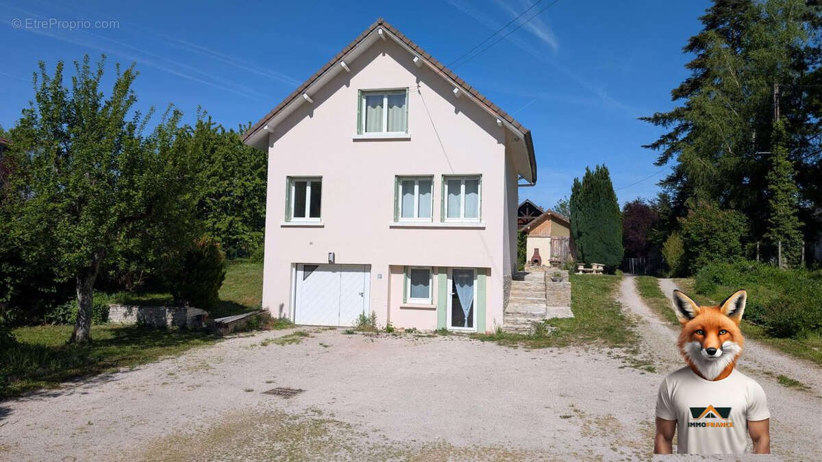 Maison à AVANNE-AVENEY