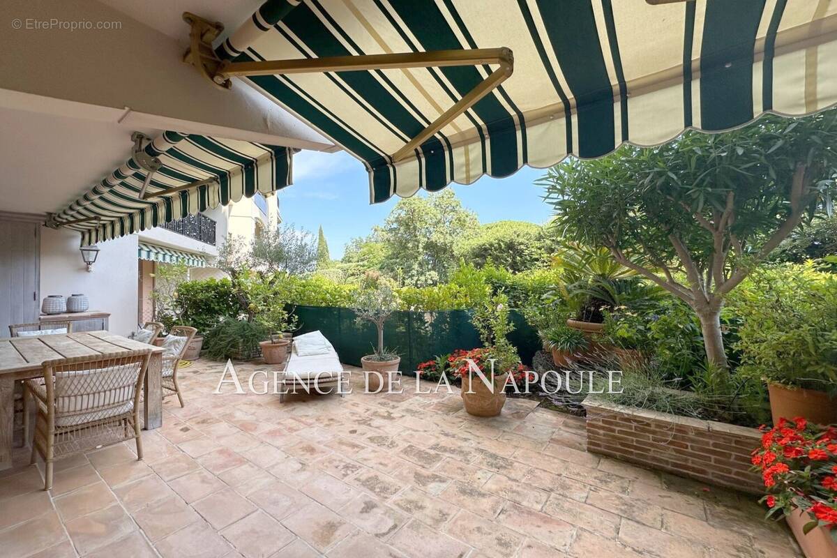 Appartement à MANDELIEU-LA-NAPOULE