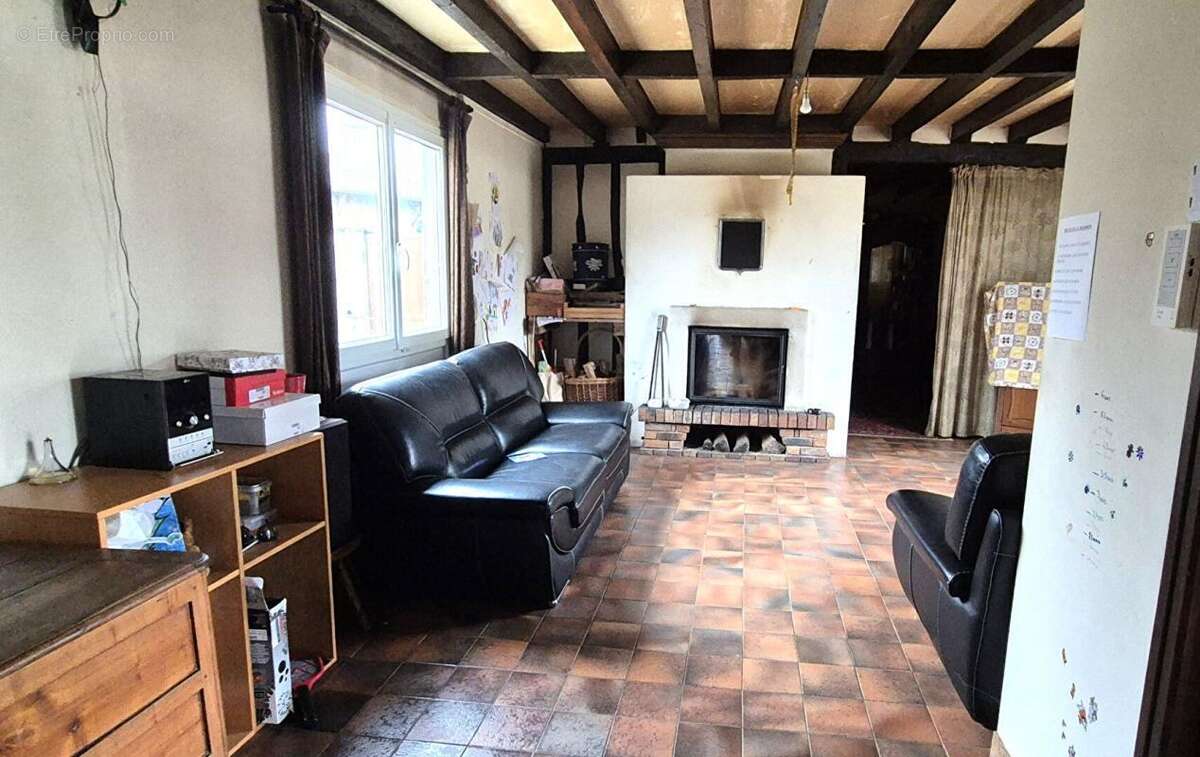 Maison à GIFFAUMONT-CHAMPAUBERT