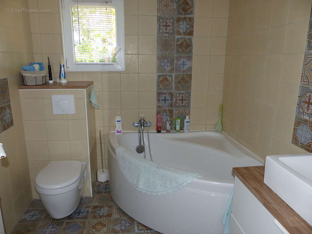 Villa rénovée de 6 pièces sur 1150 m² de terrain, HABAS centre bourg - photo 5
