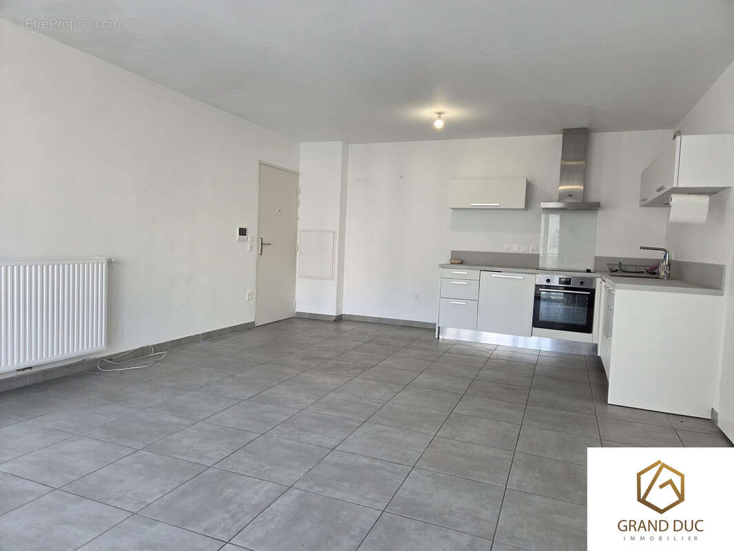 Appartement à MARSEILLE-2E