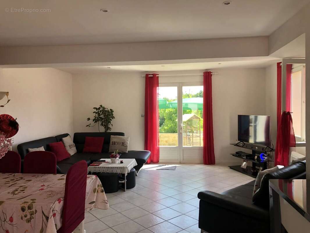 Maison à BAZOCHES-SUR-LE-BETZ