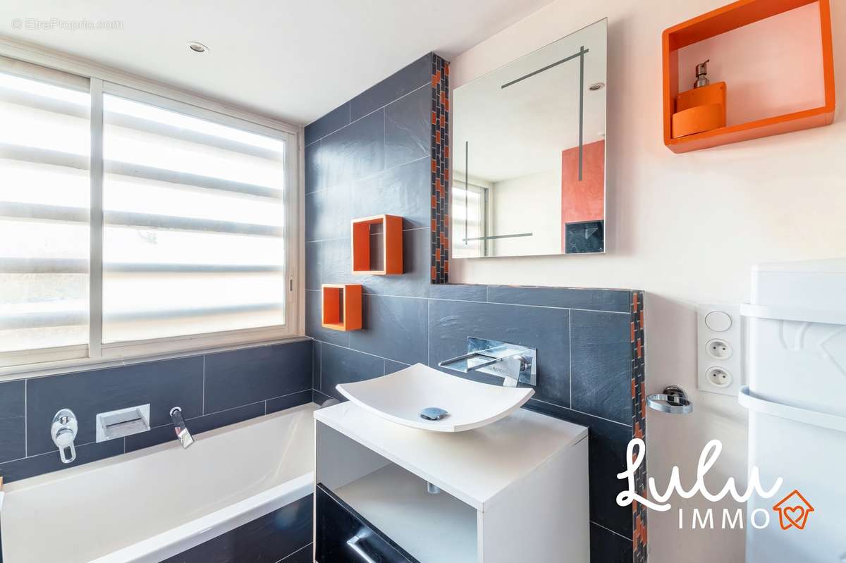 LYON 9ème – Appartement T2 Bis 66m2 avec balcon, cave et garage - photo 10