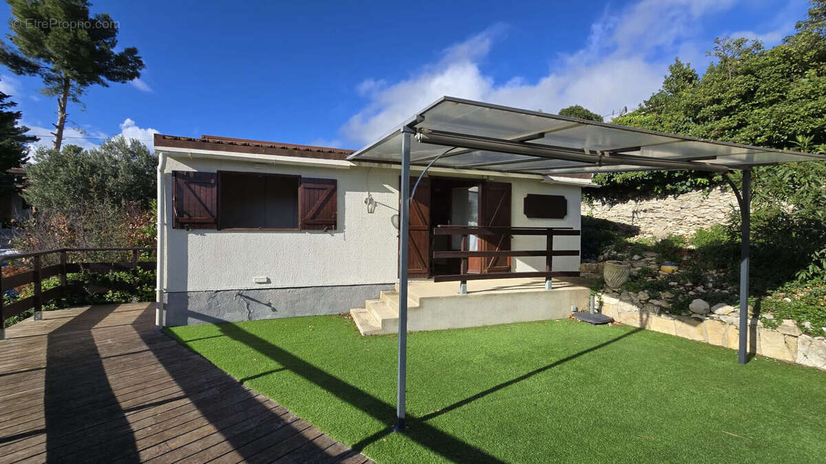 Maison à LE CASTELLET