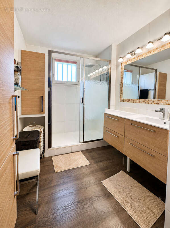 Vaste t2 de 86 m² avec terrasse, garage et cave, proche frontière suisse, copropriété haut de gamme avec piscine et tennis - photo 5