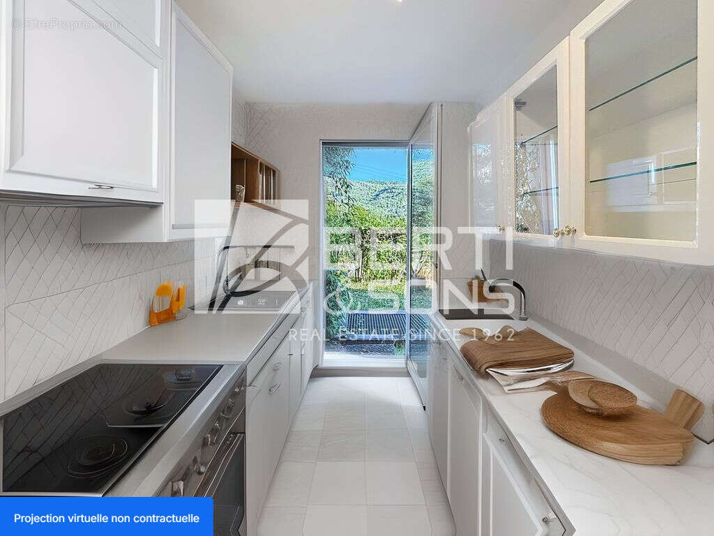 Appartement à MANDELIEU-LA-NAPOULE