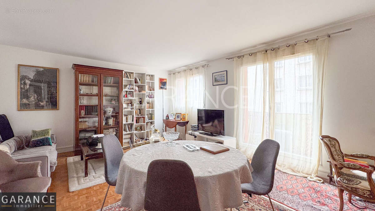 Appartement à PARIS-12E