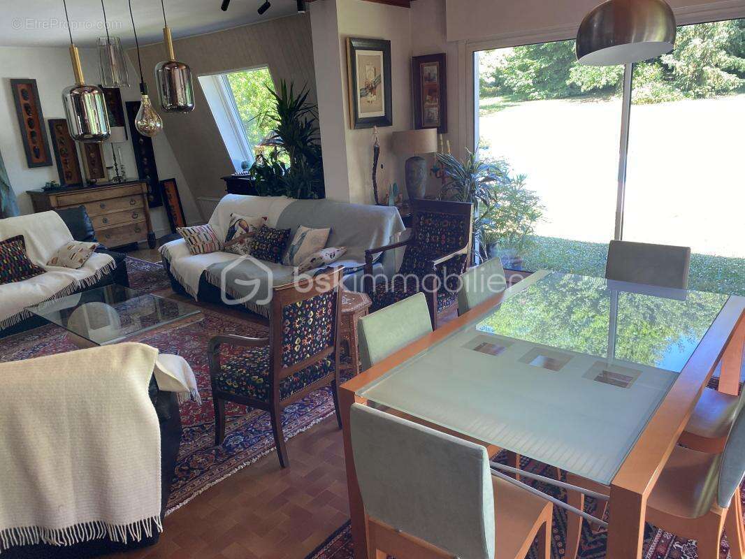 Maison à SAINTRY-SUR-SEINE