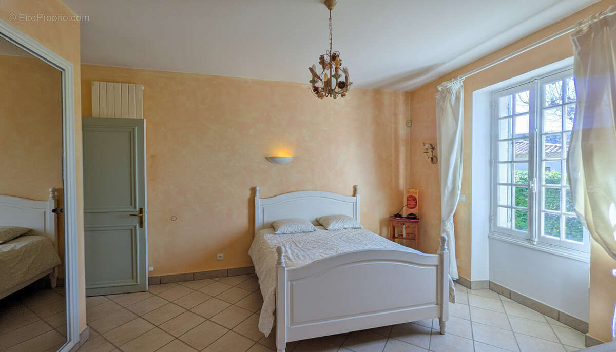 Maison à LE CASTELLET