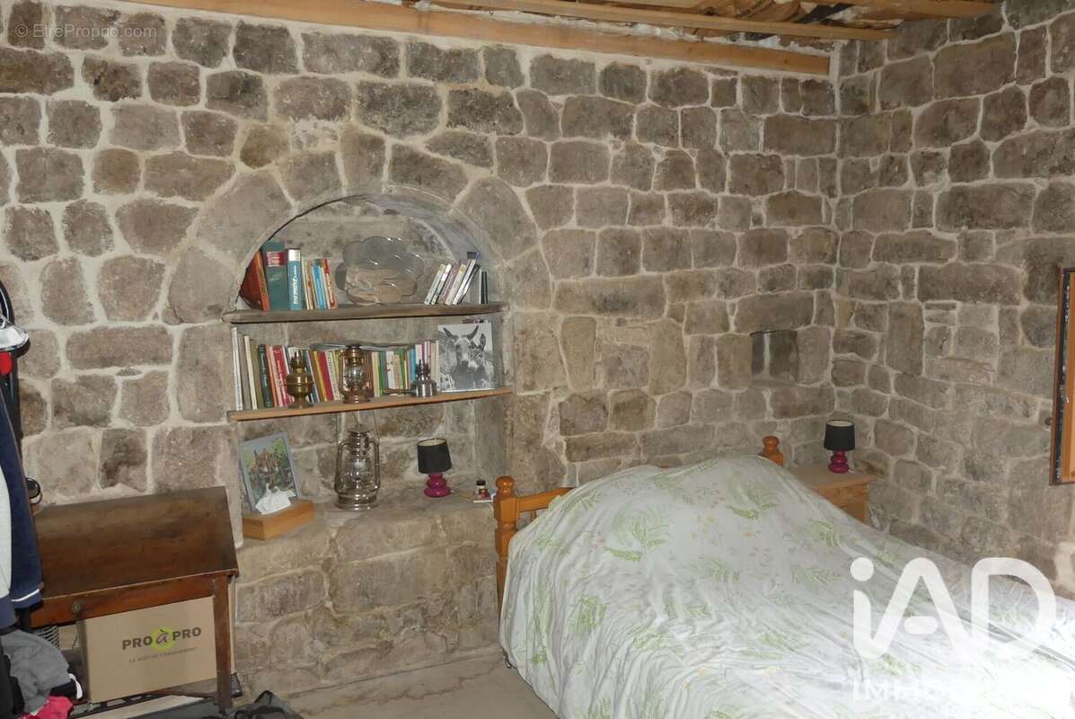 Maison 93 m² à Burzet  - photo 7