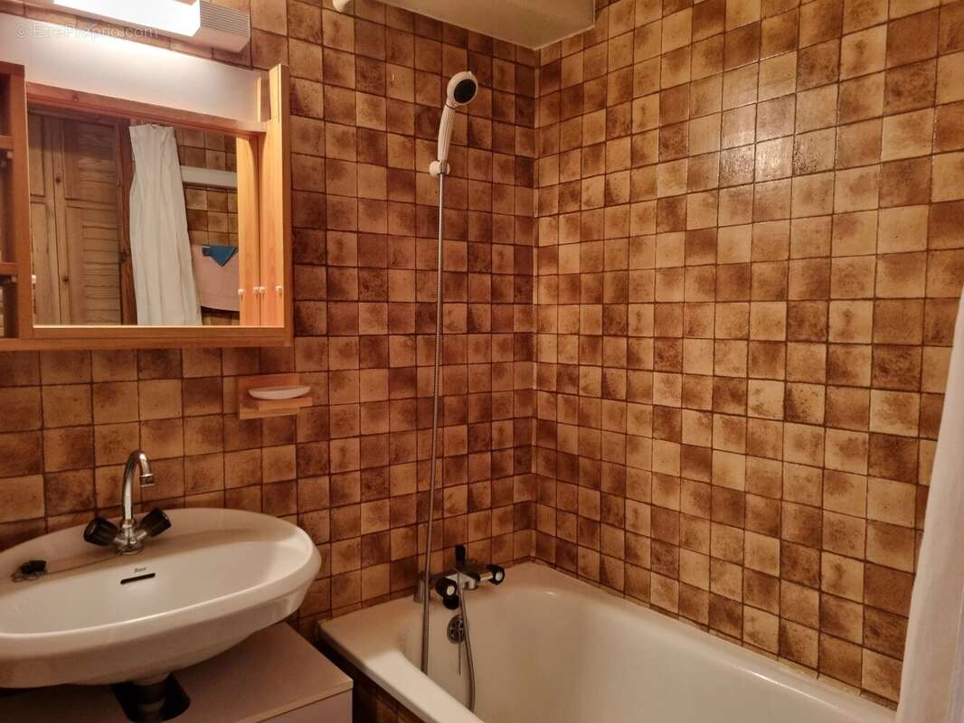 Appartement à MORILLON