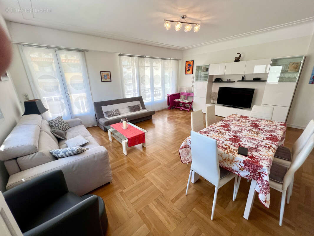 Appartement à LE CANNET