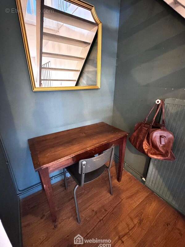 un coin bureau sous l'escalier - Maison à BONDOUFLE