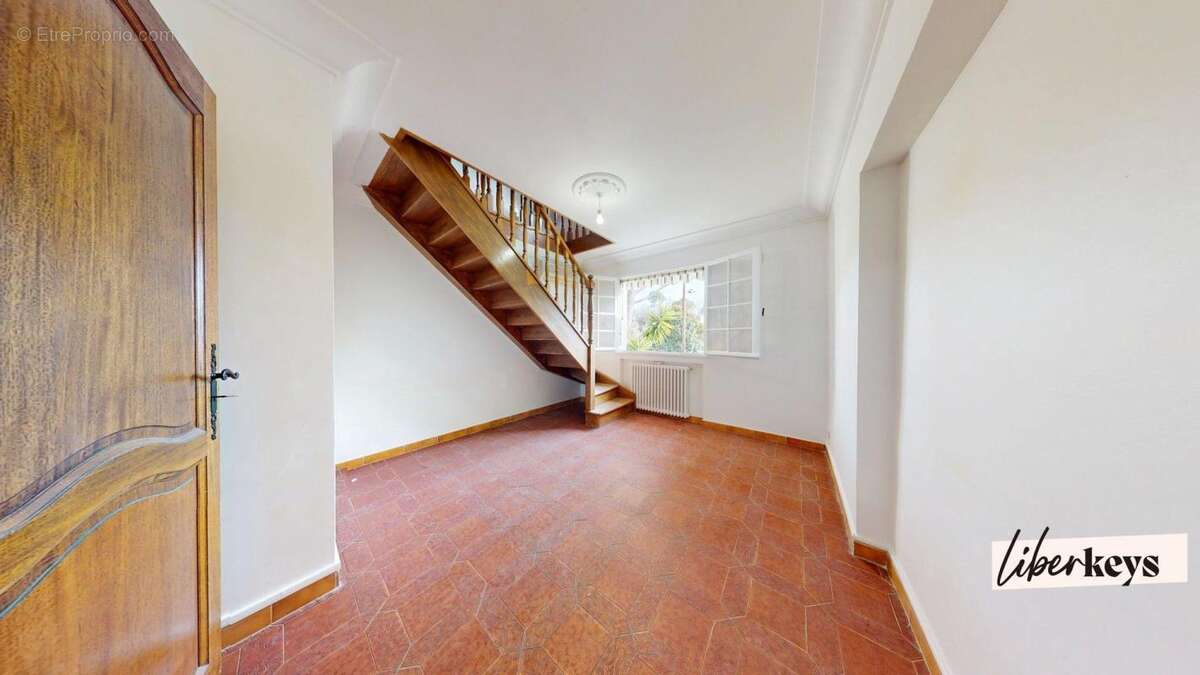 Grande Maison - avec appartement indépendant en rdc sur 800 m² clos, quartier recherché à Draguignan - photo 10