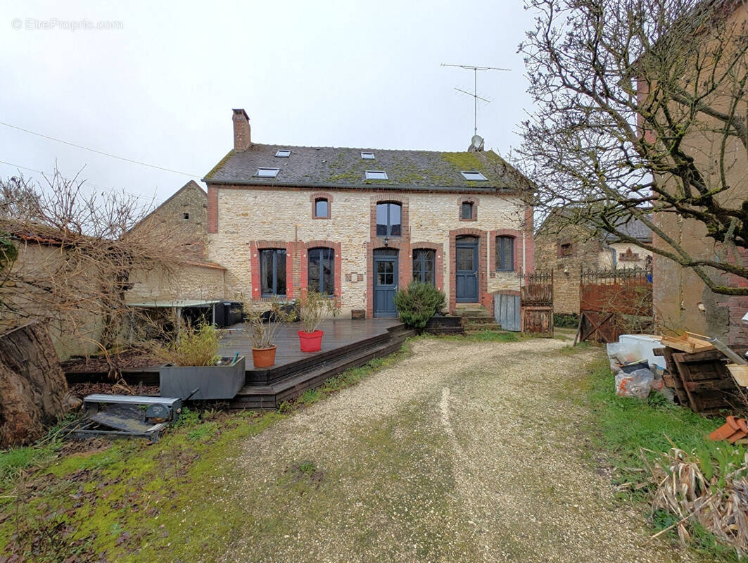 Maison à SAINT-MAURICE-LE-VIEIL