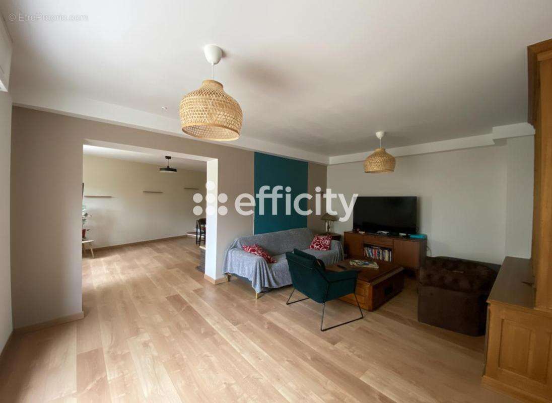 Maison 161 m² à Saint-Andre-De-Cubzac  - photo 4