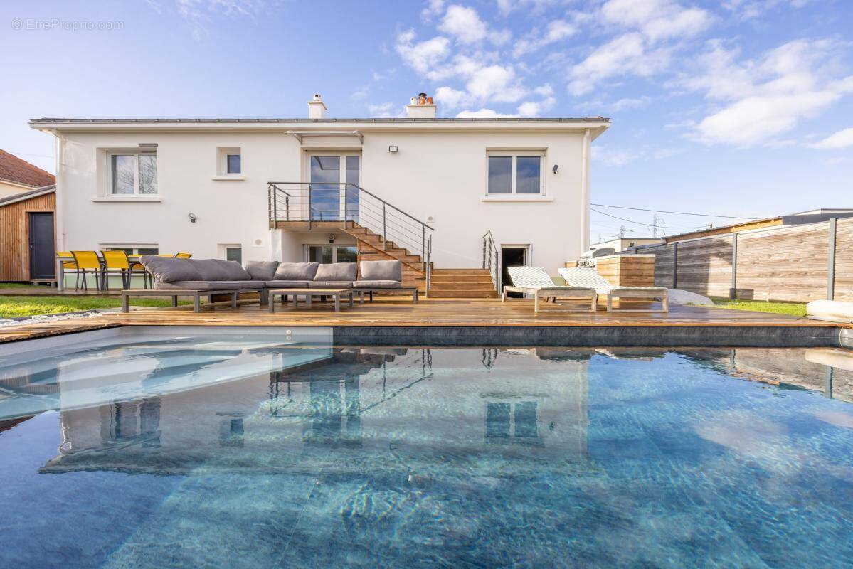 Maison à BOUGUENAIS