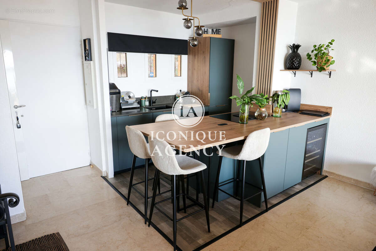 Appartement à VALLAURIS