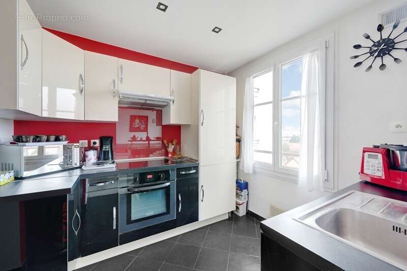 Appartement à LES PAVILLONS-SOUS-BOIS