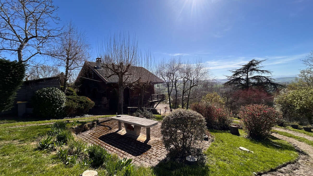 Maison avec terrain sur une parcelle de 5.610 m2 - photo 4