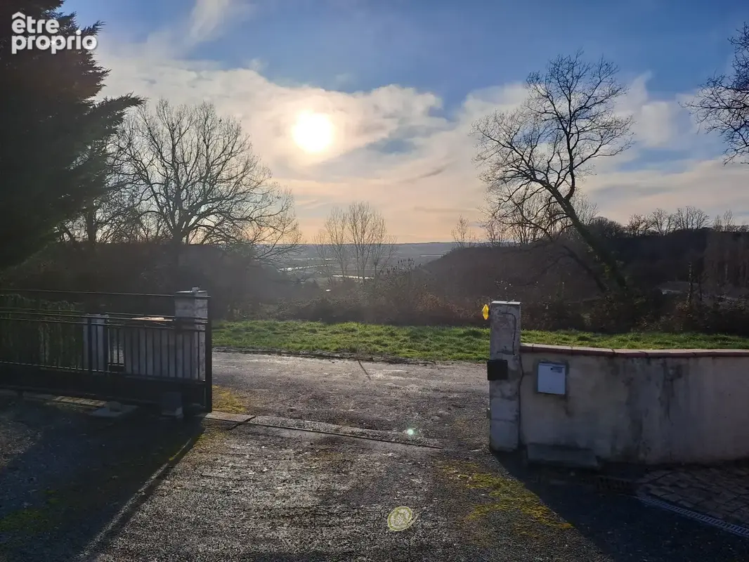 Maison familiale de plain-pied avec véranda, piscine et grand jardin - photo 30