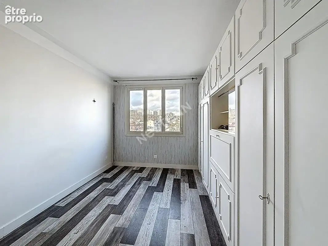 Montreuil, au pied du metro croix de chavaux, dernier etage sans vis a vis, 3 pièces avec cave et parking. - photo 5