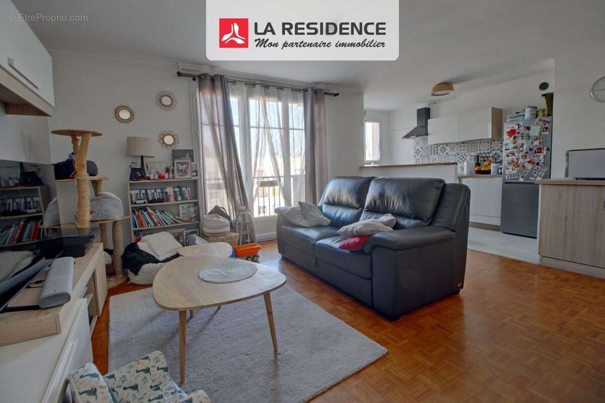 Appartement à LES CLAYES-SOUS-BOIS