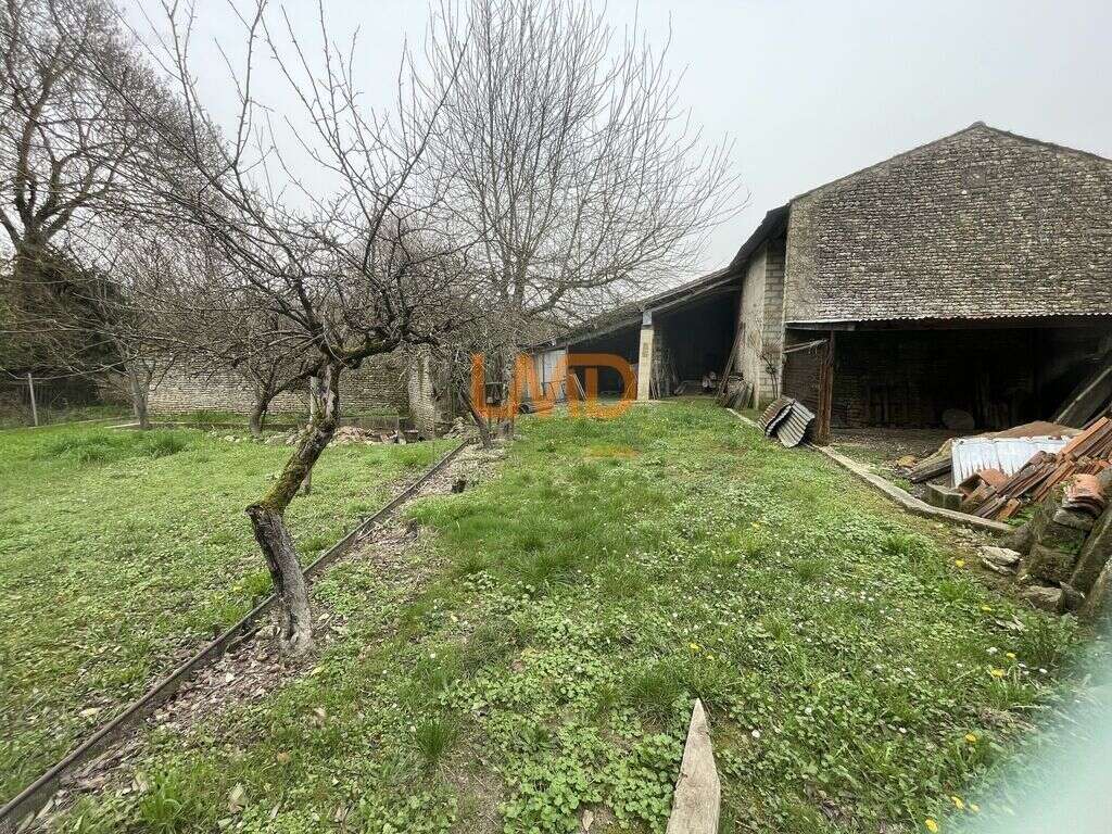 Maison avec dépendances à rénover – Les Touches-de-Périgny (1716 - photo 6