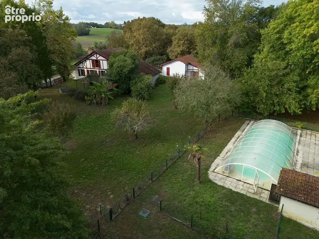 Une ferme de 1859, ses 4 600 m² de parc et sa piscine - photo 28