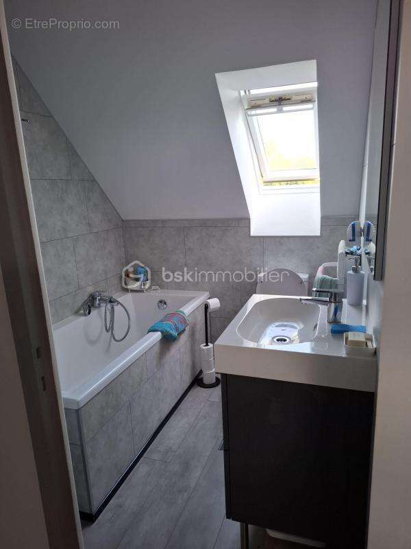 Maison à MERY-CORBON