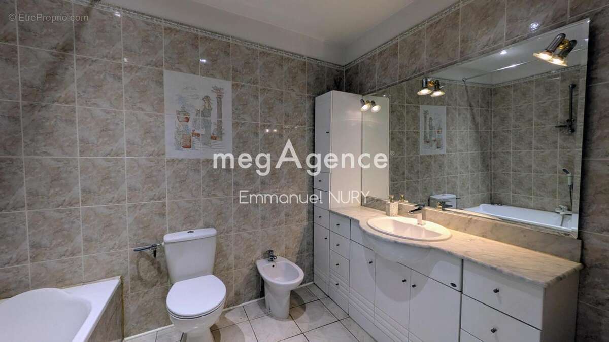 Maison de village 120m² - terrasse 33m² - garage & atelier 115m² - photo 11