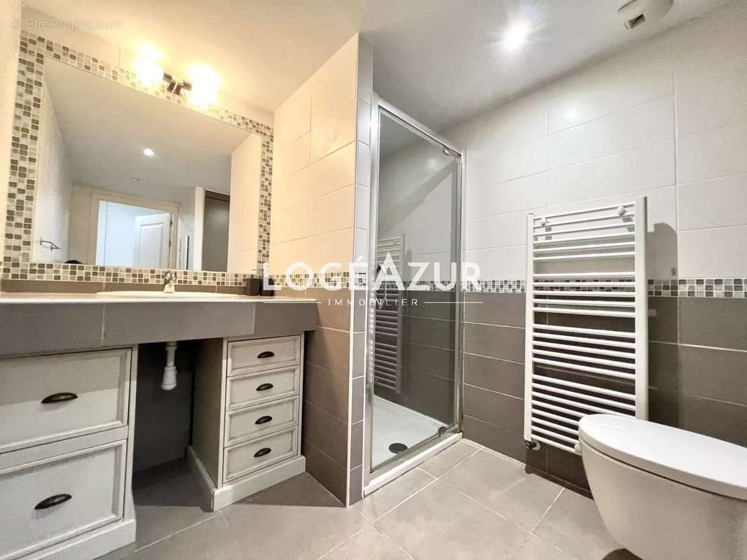 Appartement à VALLAURIS