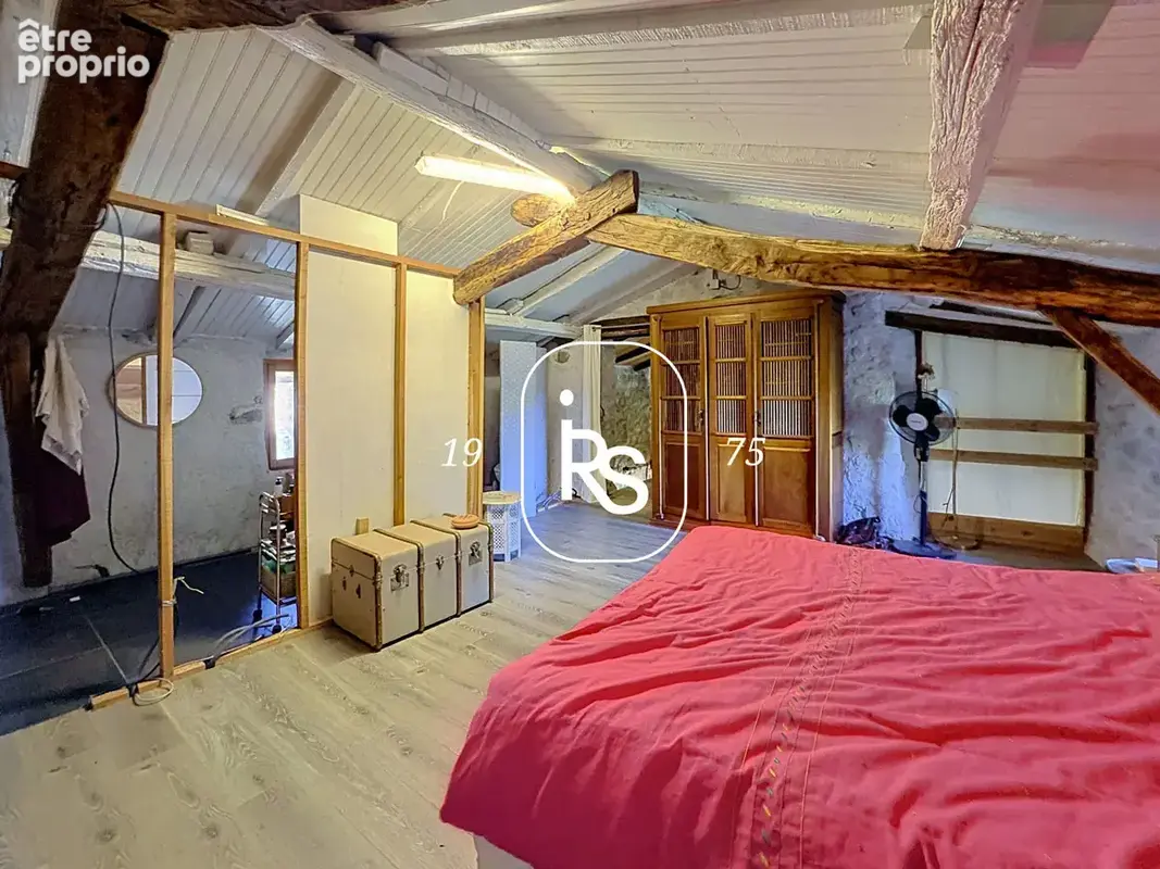 Authentique maison en pierre de hameau de 154 m2 A FINIR DE RÉNOVER avec 650 m2 de terrain. - photo 14
