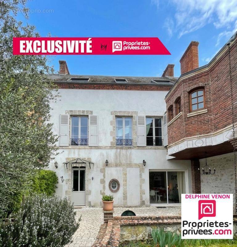Exclusivité - Maison bourgeoise de 225 m² classe énergie C avec double garage et jardin en centre ville de Châteauneuf sur Loire - photo 1