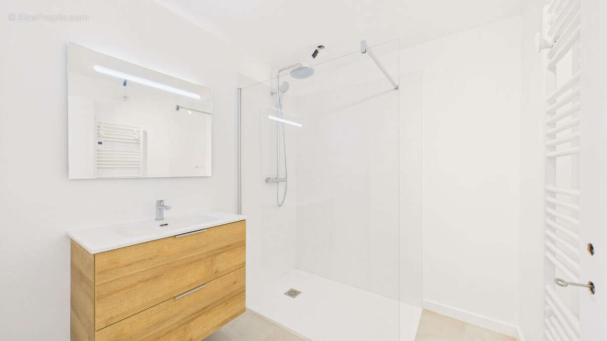 Maison familiale - place Lamothe - photo 17