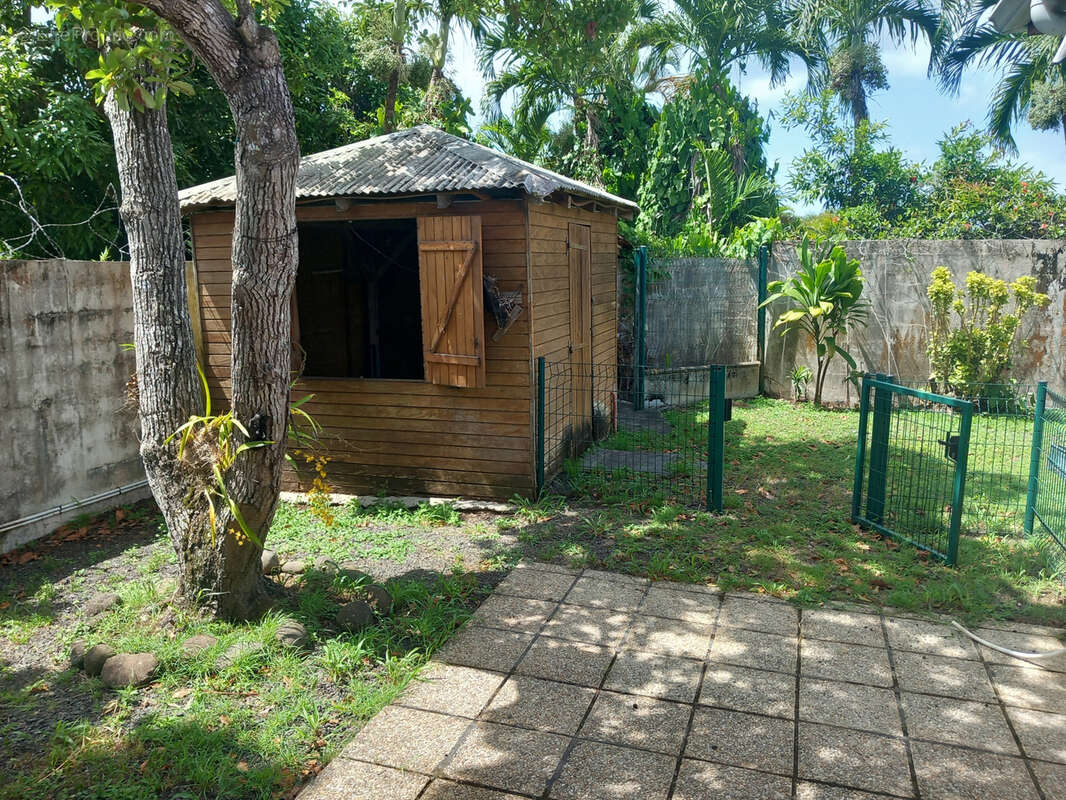 Maison à BAIE-MAHAULT