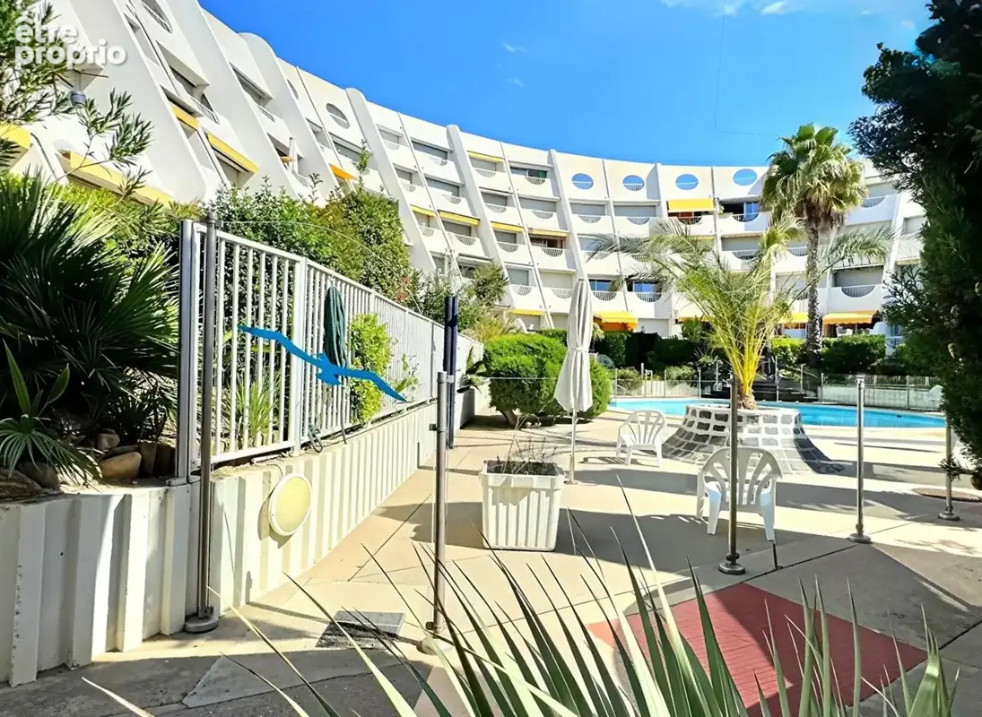 La Grande-Motte, Le Couchant  Villa de plage en première ligne, 60 m² de terrasses, piscine et garage - photo 11