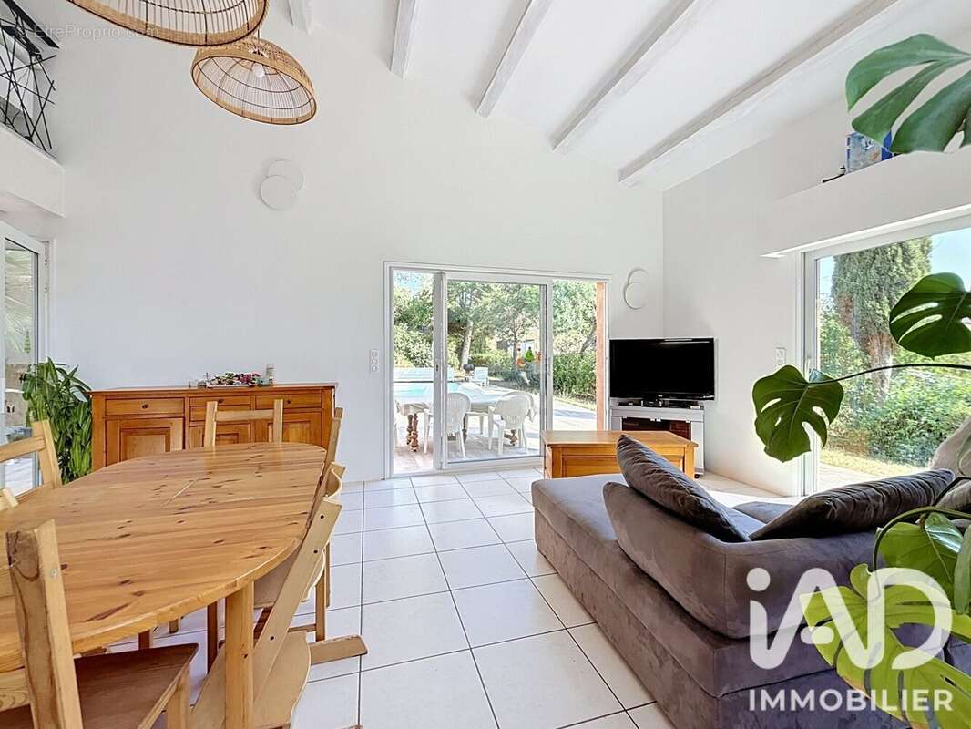 Maison 142 m² à Montauroux  - photo 4