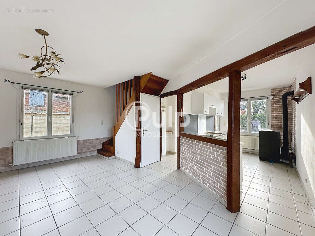 Maison à REGNAUVILLE