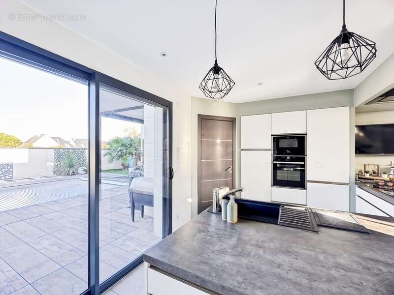 Maison à LES PONTS-DE-CE