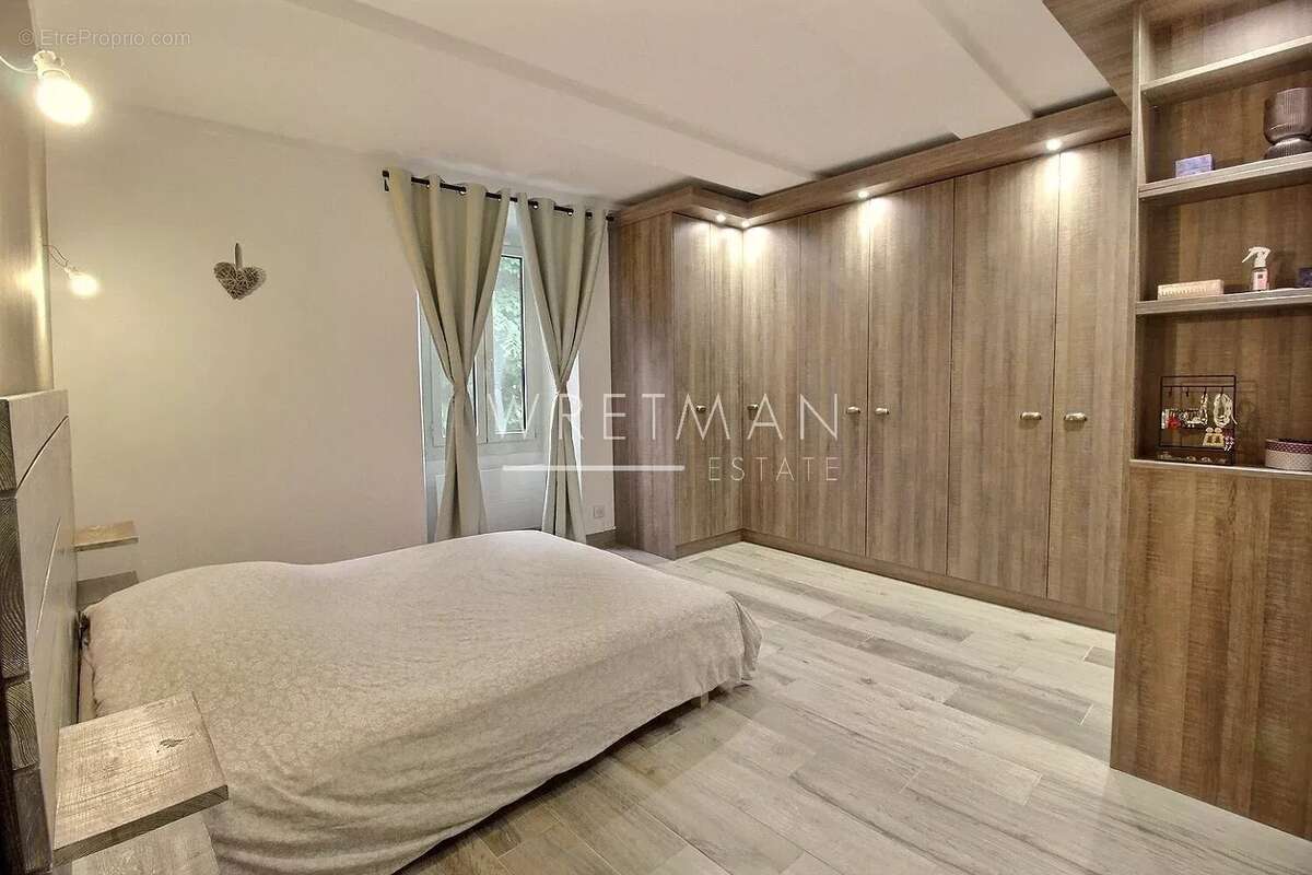 Appartement à VENCE