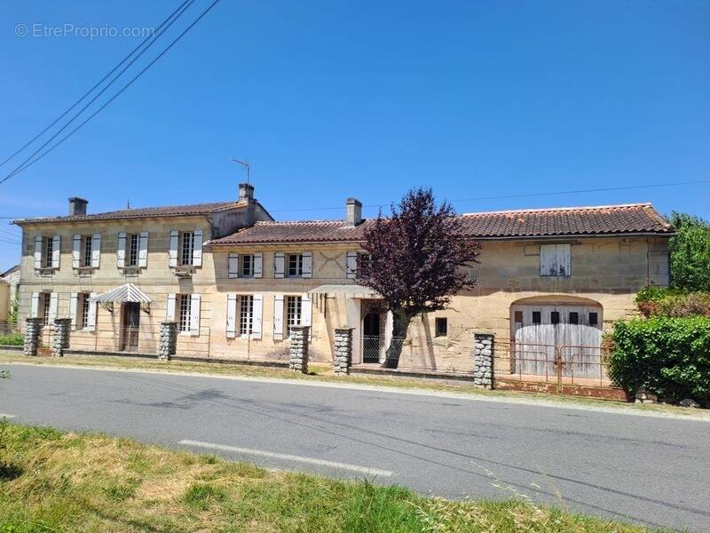 Maison à AUBIE-ET-ESPESSAS